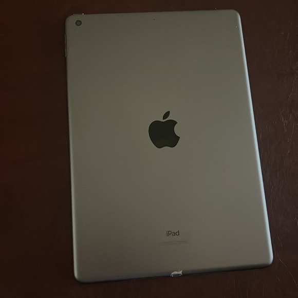 Apple IPad 7th Generation - Picture 5 of 6